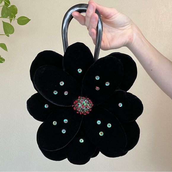 Shiraleah Handbags - Vintage Shiraleah Velvet Flower Purse